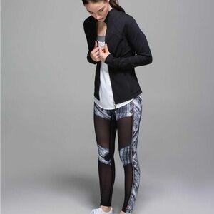 Lululemon Hot To Street Pant-size 6